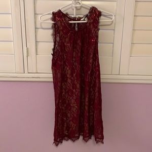 Lace sleeveless party dress